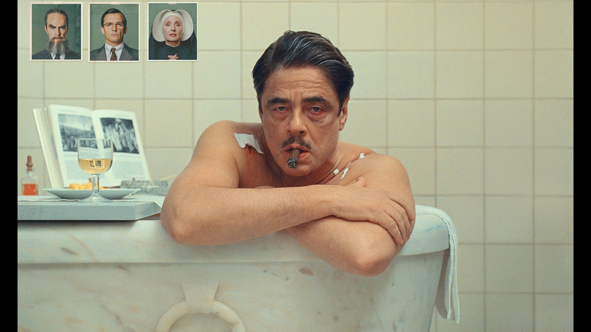 EL ESQUEMA FENICIO - THE PHOENICIAN SCHEME